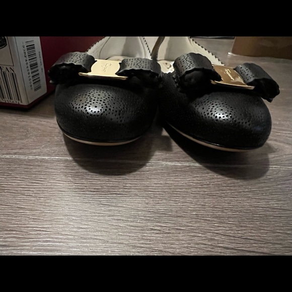 Salvatore Ferragamo Varina Black Leather Bow Buckle Size 8 Ballet Flats Shoes - Picture 7 of 10